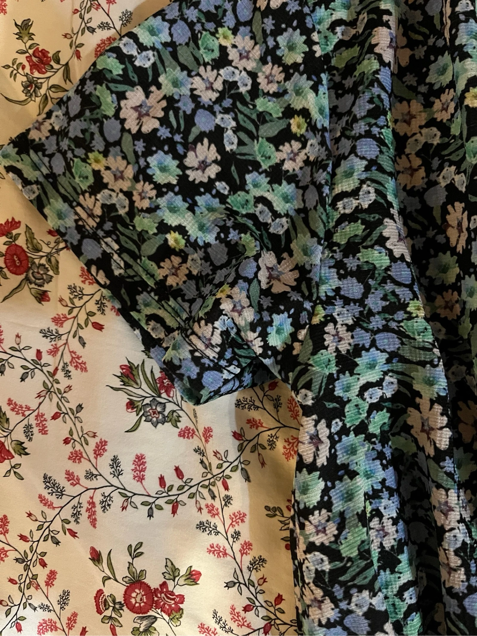 v-neck blouse – photo 4